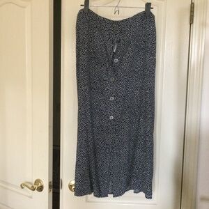 Gap polka dot black maxi slip button front skirt. NWT size 14